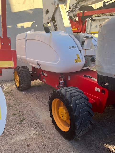 Sold - Scissor Lift - View 3